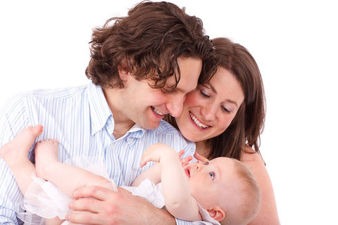 冷凍胚胎和鮮胚哪個好？2025年最新選擇指南