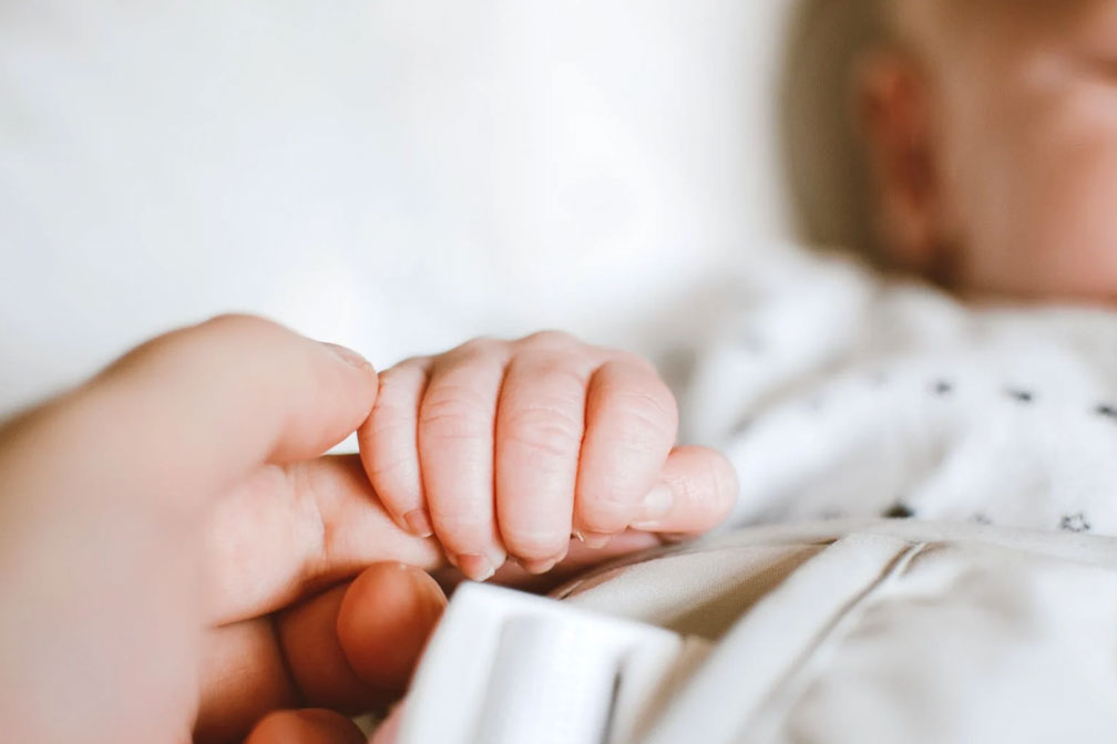 大手牽小手 大手牽小手