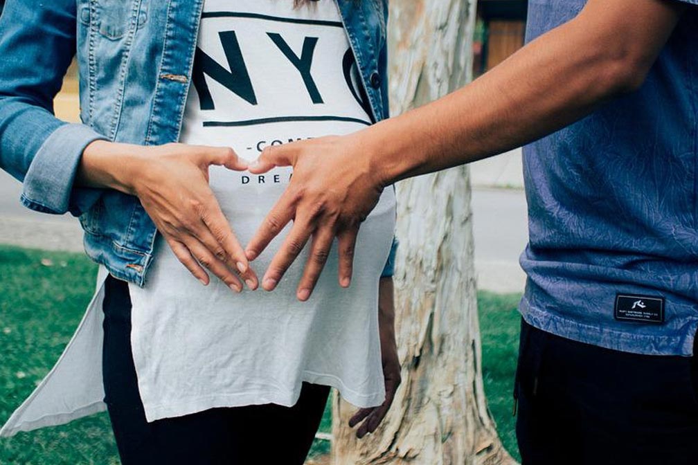 試管嬰兒移植后，有褐色分泌物的原因是什么？