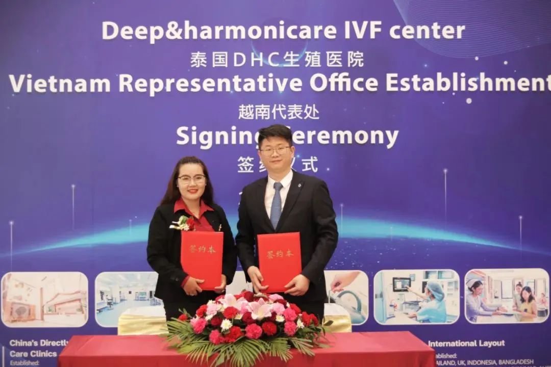 簽約合照 簽約合照