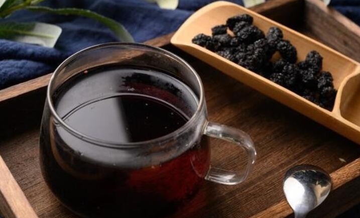 桑葚泡水怎么泡才有科學(xué)？桑葚泡水喝的正確方法和用量